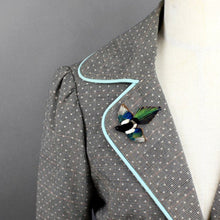 Load image into Gallery viewer, Bird Wooden Brooch