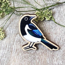 Load image into Gallery viewer, Bird Wooden Brooch