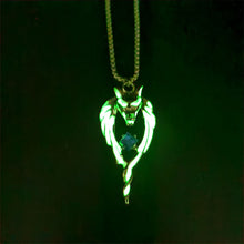 Load image into Gallery viewer, Glowing Wolf Necklace