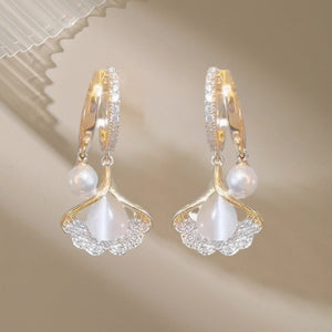 Apricot Leaf Pearl Earrings