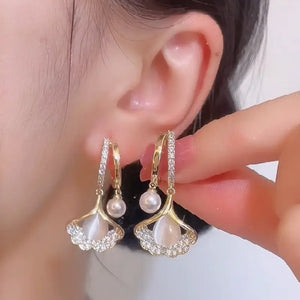 Apricot Leaf Pearl Earrings