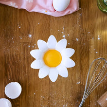 Load image into Gallery viewer, Flower Design Egg Separator