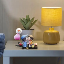 Load image into Gallery viewer, Tree Branch Couple Figurine
