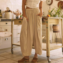 Load image into Gallery viewer, Women&#39;s Quinn Cargo Pants