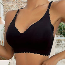 Load image into Gallery viewer, Women&#39;s Solid Scallop Trim Wireless Push Up Bra