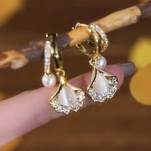 Apricot Leaf Pearl Earrings
