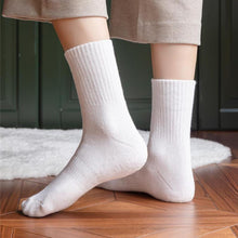 Load image into Gallery viewer, Casual Comfortable Breathable Anti-slip Mid-calf Socks for women