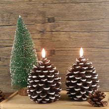 Load image into Gallery viewer, Flammeløse Pinecone stearinlys