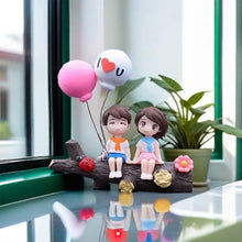 Load image into Gallery viewer, Tree Branch Couple Figurine