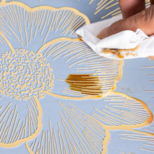 Load image into Gallery viewer, Hollow Out Flower Design Round Placemat Set