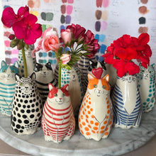 Load image into Gallery viewer, Polka Dot Cat Vase