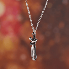 Load image into Gallery viewer, Love Style Hug Necklace