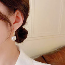 Load image into Gallery viewer, Fashion Pearl Earrings