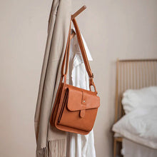 Load image into Gallery viewer, Leather shoulder bag with unique design