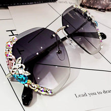 Load image into Gallery viewer, Vintage Fashion Rimless Crystal Sunglasses
