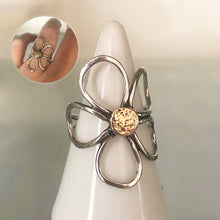 Load image into Gallery viewer, Vintage Floral Ring