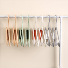 Load image into Gallery viewer, Portable Folding Clothes Hangers