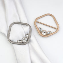 Load image into Gallery viewer, Classic All-match Pearl Rhinestone Buckles