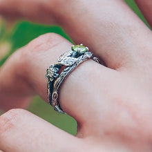 Load image into Gallery viewer, Vintage Leaf Ring