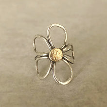 Load image into Gallery viewer, Vintage Floral Ring