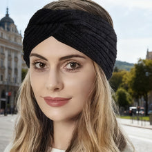 Load image into Gallery viewer, Hand-Knitted Warm Yarn Headband
