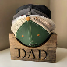 Load image into Gallery viewer, Pappa hattholder i tre