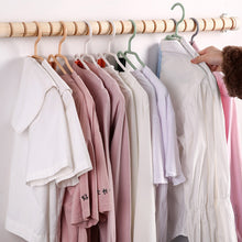 Load image into Gallery viewer, Portable Folding Clothes Hangers