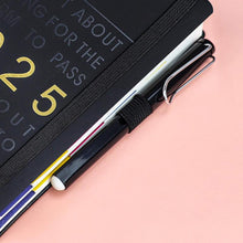 Load image into Gallery viewer, 2025 En Dag En Side Daglig Planner - Din Ultimate Gavekalender