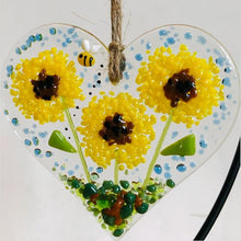 Load image into Gallery viewer, Heart Shaped Flower Pendant