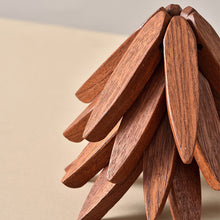 Load image into Gallery viewer, Wooden Leaves Design Coaster