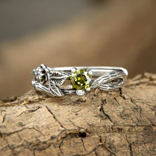 Load image into Gallery viewer, Vintage Leaf Ring