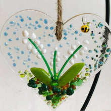 Load image into Gallery viewer, Heart Shaped Flower Pendant