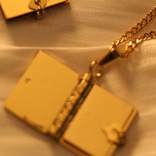 Load image into Gallery viewer, Openable Book Necklace