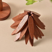 Load image into Gallery viewer, Wooden Leaves Design Coaster