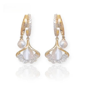 Apricot Leaf Pearl Earrings
