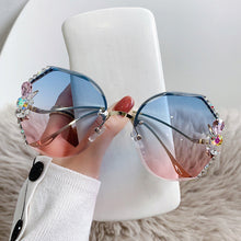 Load image into Gallery viewer, Woman Rimless Diamond Sunglasses