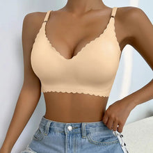 Load image into Gallery viewer, Women&#39;s Solid Scallop Trim Wireless Push Up Bra