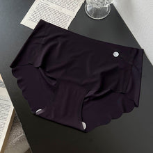 Load image into Gallery viewer, Women&#39;s Ice Silk No Trace Panties