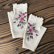 Load image into Gallery viewer, Hand Embroidered Gloves