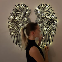 Load image into Gallery viewer, Svarte englevinger i metall med LED-lys