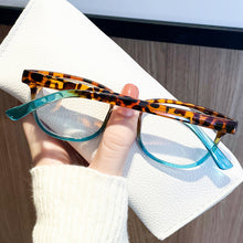 Load image into Gallery viewer, Sexy Leopard Print Gradient Reading Glasses