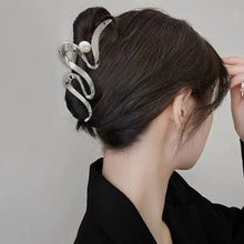Load image into Gallery viewer, Women&#39;s Pearl Hair Clip Claw