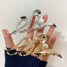 Load image into Gallery viewer, Women&#39;s Pearl Hair Clip Claw