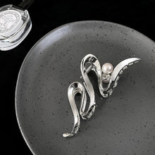 Load image into Gallery viewer, Women&#39;s Pearl Hair Clip Claw