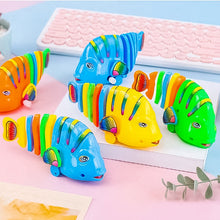 Load image into Gallery viewer, Clockwork Swinging Cartoon Fish Toys
