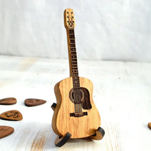 Load image into Gallery viewer, Tre Akustisk Gitar Plekterboks