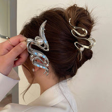 Load image into Gallery viewer, Women&#39;s Pearl Hair Clip Claw