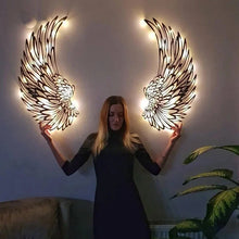 Load image into Gallery viewer, Svarte englevinger i metall med LED-lys