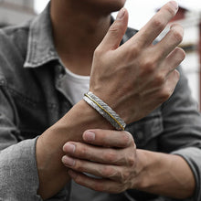 Load image into Gallery viewer, Vintage Feather Bracelet
