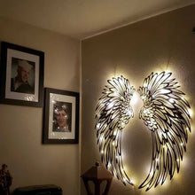 Load image into Gallery viewer, Svarte englevinger i metall med LED-lys